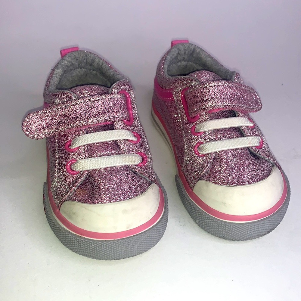 See Kai run infant Girls Sneaker SZ 4